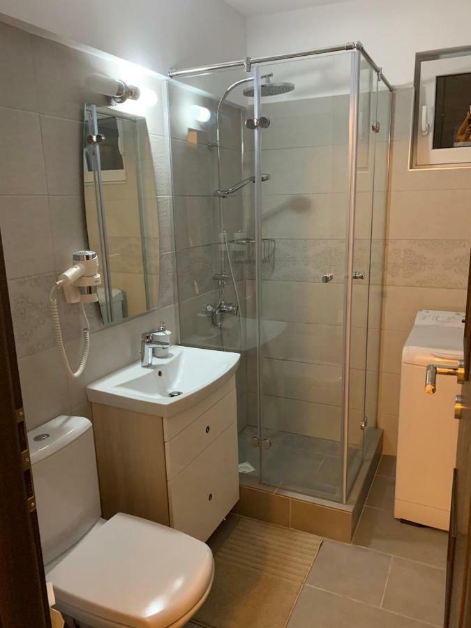 Apartament Cristina Bukarest Exteriör bild